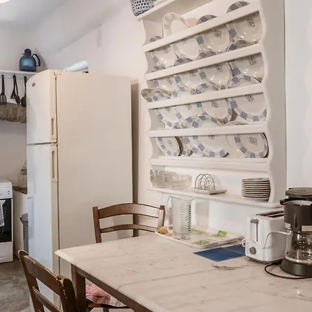 Kykladen White House * Koumaros