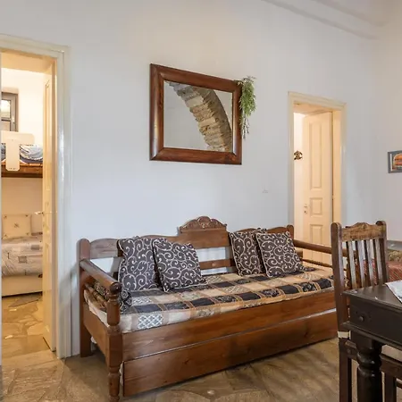 Kykladen White House Koumaros