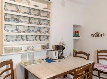 Kykladen White House * Koumaros